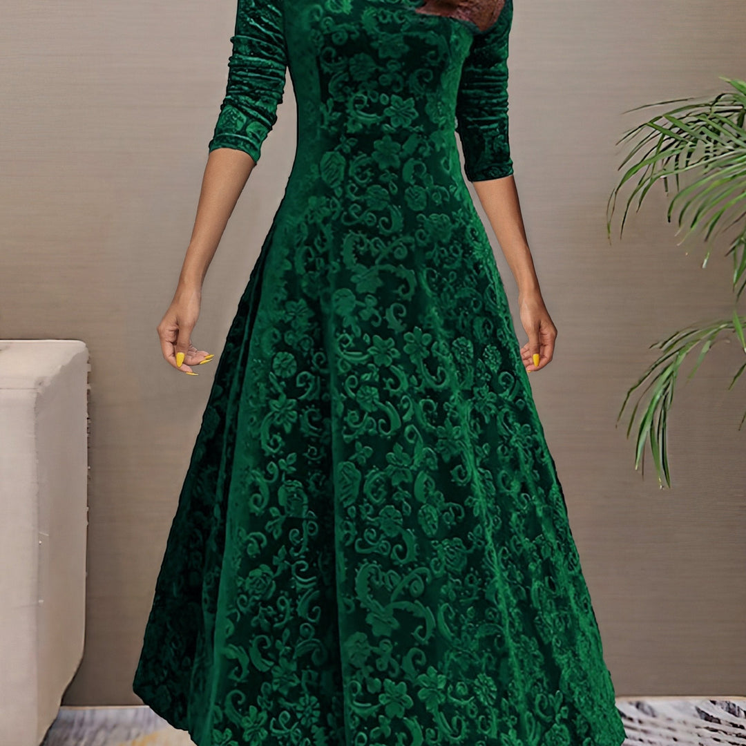 Avery | Elegant V-Neck Statement Maxi Dress