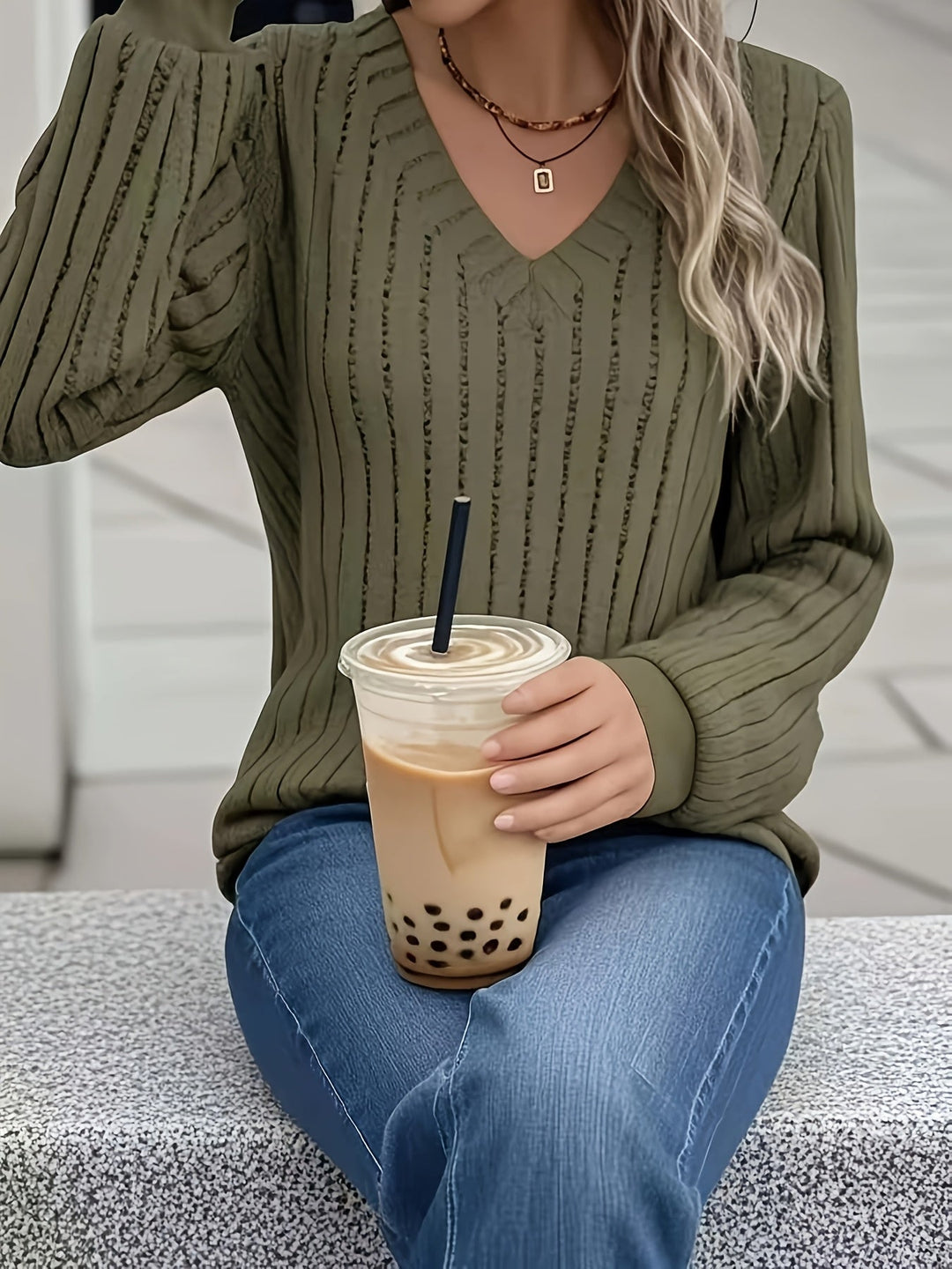 Ariana | Cozy V-Neck Sweater